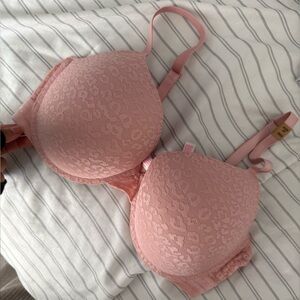 NWOT Victoria Secret Love Pink Wear Everywhere Push Up Bra 38DD